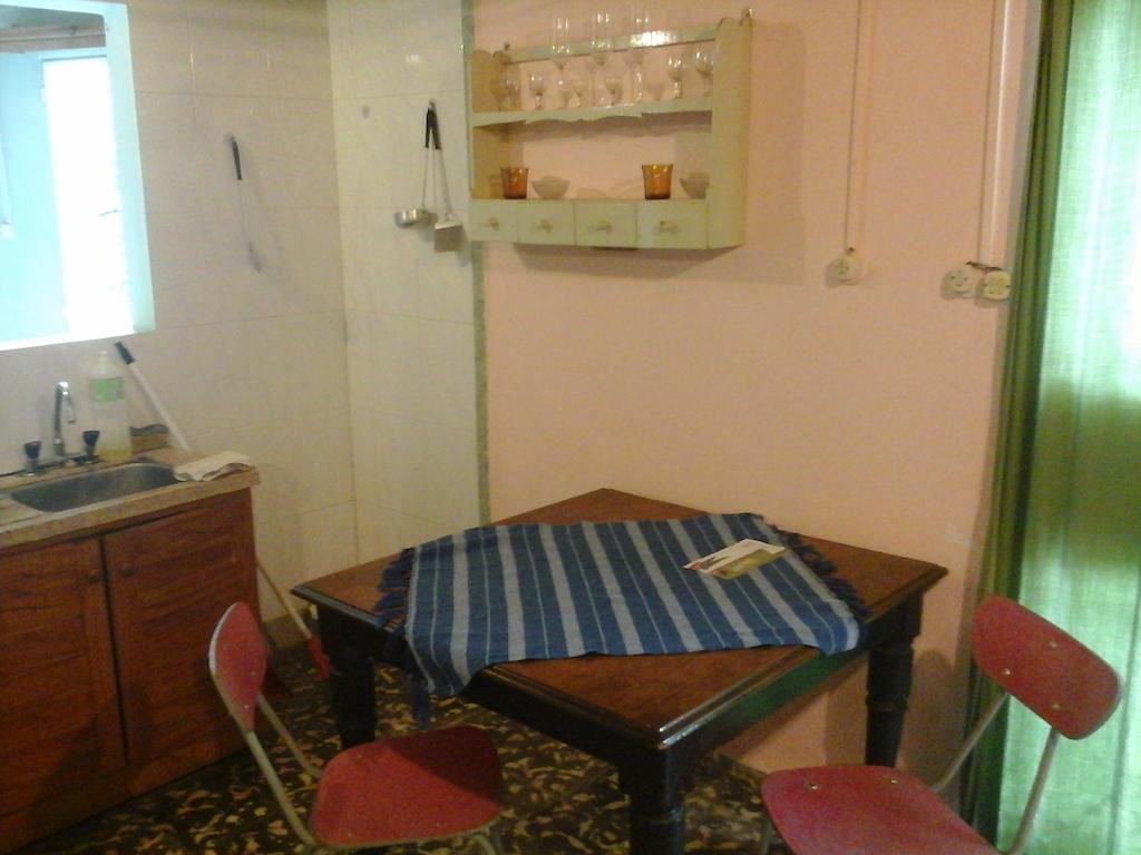 Carmelo Hostel الغرفة الصورة